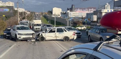 В Севастополе произошло массовое ДТП с участием пяти автомобилей