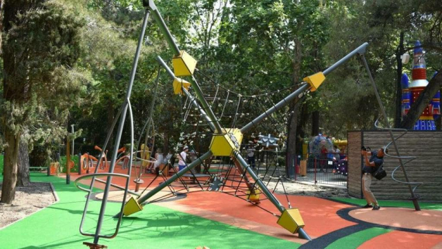 В Алуште открыли первую в городе «умную» детскую площадку