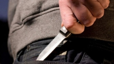 Приревновал: 77-летний мужчина ранил свою сожительницу