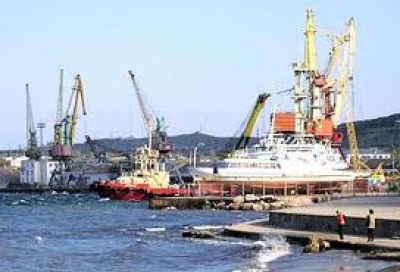 Порт в Феодосии решили разделить?