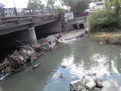 Из русла Салгира достали 200 кубометров мусора