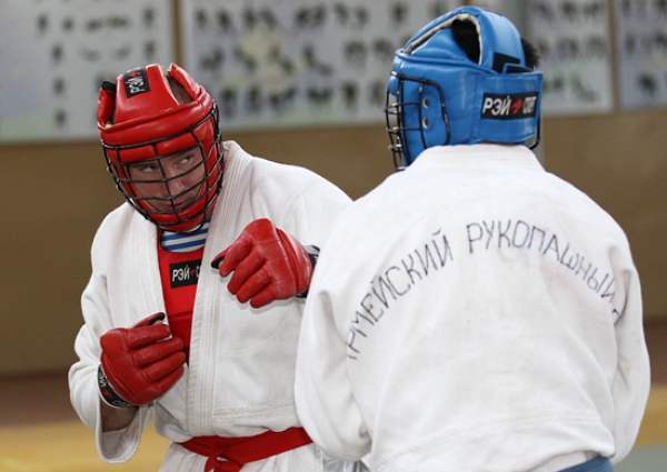Школьникам рассказали об армейском рукопашном бое