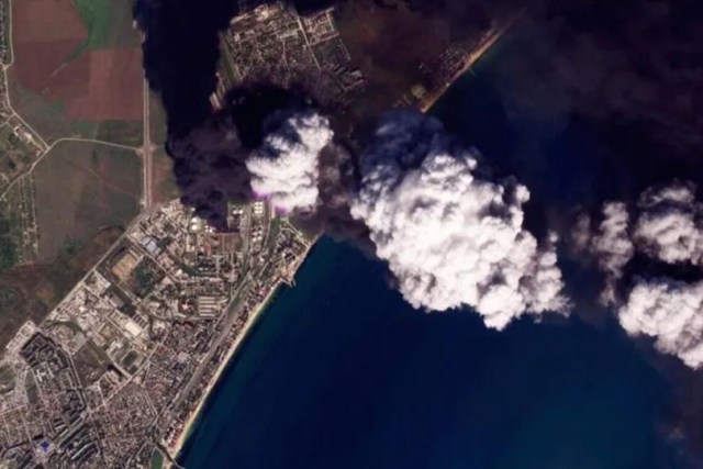 Позорное молчание – власти продолжают не замечать масштабный пожар в Феодосии