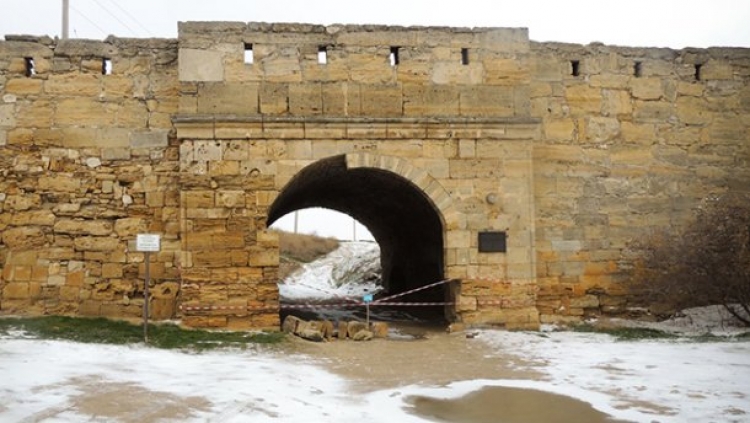 В Керчи рушится древняя крепость Еникале