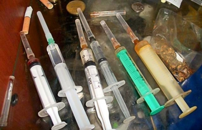 Ликвидирован притон наркоманов в Джанкое, длительное время «кошмаривший» жильцов дома