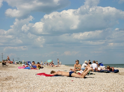 В Алуште трудно найти не «лечебный» пляж