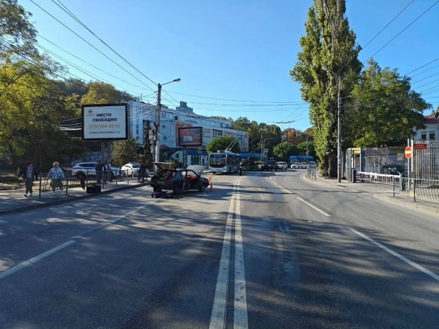 В ДТП в Севастополе пострадали трое пассажиров легкового автомобиля