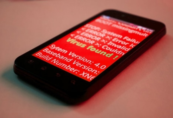 Жителям Керчи стали приходить на телефоны смс с &quot;вирусом&quot;