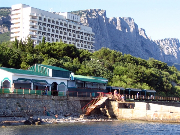 Кому продадут санатории Коломойского? 