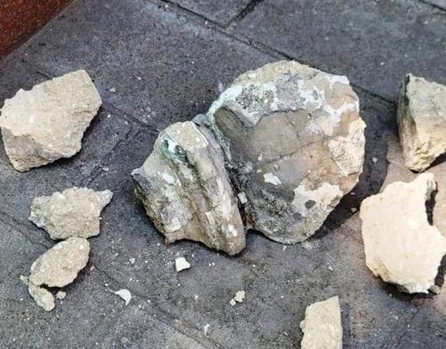 Дождались «камней с неба» - в центре Севастополя посыпался объект культурного значения