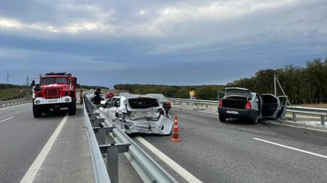 На трассе «Таврида» произошло масштабное ДТП - среди пострадавших есть дети